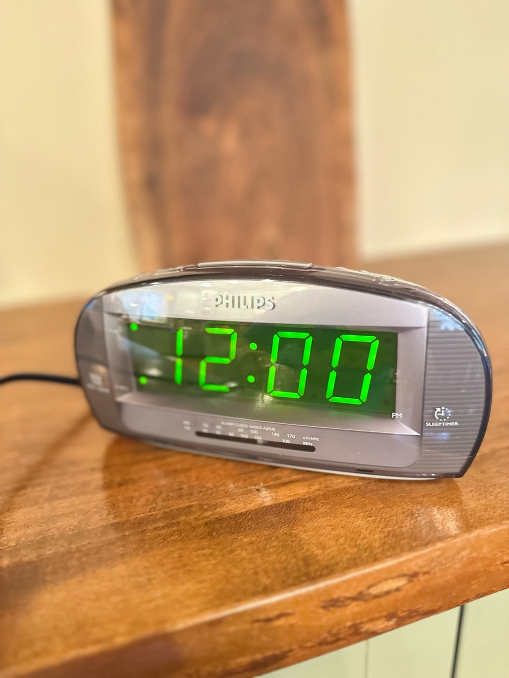 Philips AJ3540/37 Large Purple Display Digital AM/FM  Alarm Clock Radio Y2K
